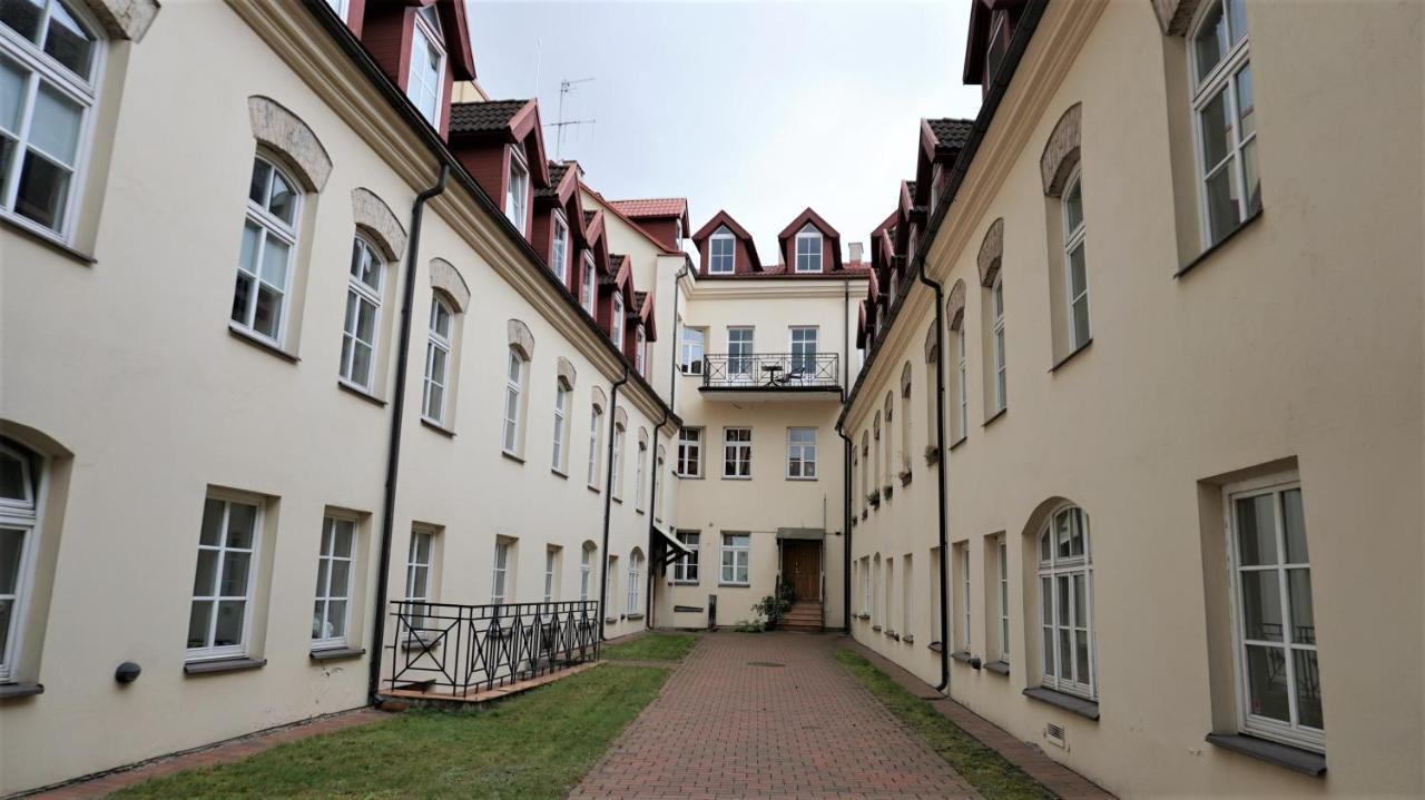Shabby Chic - Apartment In The Heart Of Vilnius Old Town Exterior photo